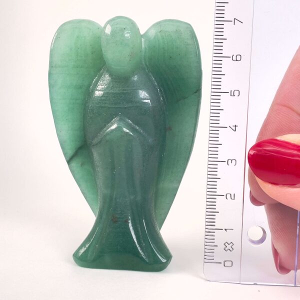 Grøn Aventurin Engel krystalfigur med grønne nuancer og poleret overflade