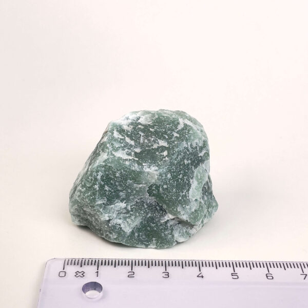 Grøn Aventurin Rå sten med ujævn overflade og naturlige variationer