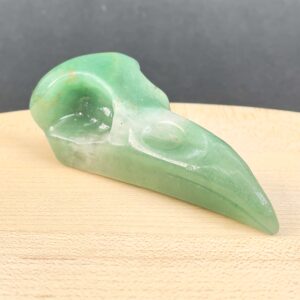 Grøn Aventurin Ravnenæb krystal med skarp form og glat finish