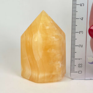 Gul Calsit Tårn krystal med glat finish og spids top
