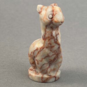 Krystal alpaca der symboliserer ro, tryghed og blid energi perfekt som en kærlig påmindelse om nærvær og indre balance
