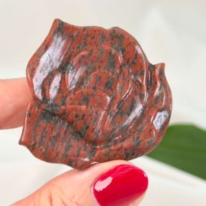 En smuk krystal blomst bringer skønhed og selvkærlighed