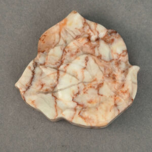 En smuk krystal blomst bringer skønhed og selvkærlighed