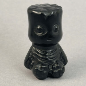 Fin krystal figur til jordforbindelse og ro. Vælg mellem flere materialer.