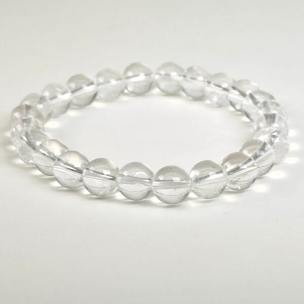 Bjergkrystal armbånd med klare naturlige krystalperler i elegant harmonisk design