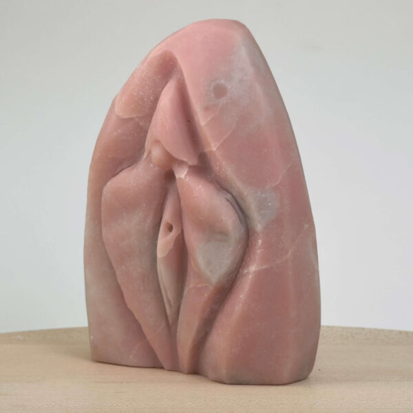 Pink Opal vulva figur med blød rosa farve