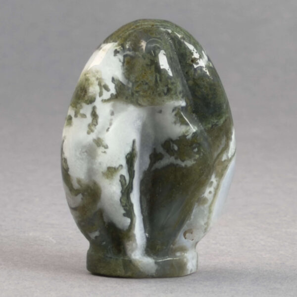 Krystal Vulva 4,5 cm i mos agat. En smuk krystal til hjemmet.