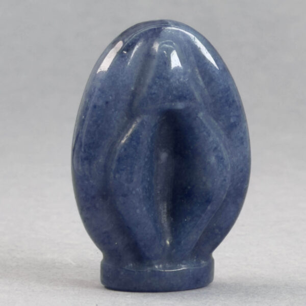 Krystal Vulva 4,5 cm i blå aventurin. En smuk krystal til hjemmet.