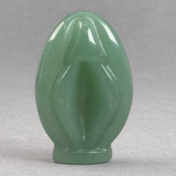 Krystal Vulva 4,5 cm i grøn aventurin. En smuk krystal til hjemmet.