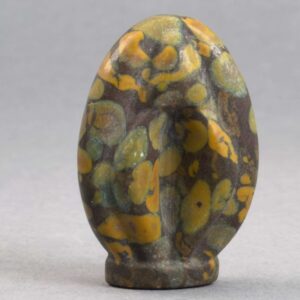 Krystal Vulva 4,5 cm i leopard jaspis. En smuk krystal til hjemmet.