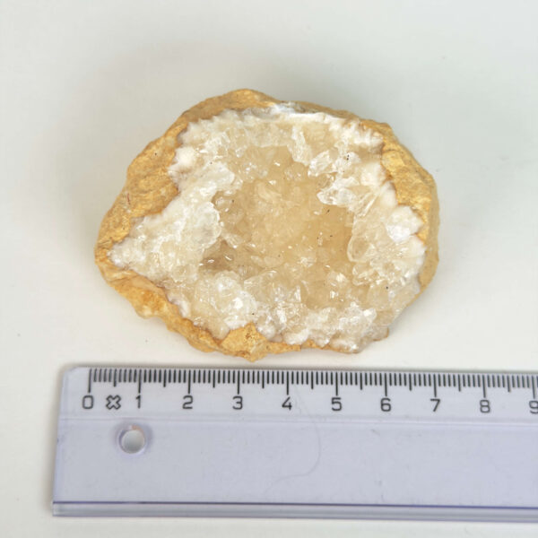 Himalayakvarts klynge med naturlig skønhed og kraftfuld energi. Forbindes med klarhed, balance og meditation. E-mærket webshop.