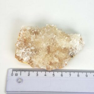 Himalayakvarts klynge med naturlig skønhed og kraftfuld energi. Forbindes med klarhed, balance og meditation. E-mærket webshop.