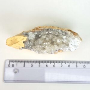 Himalayakvarts klynge med naturlig skønhed og kraftfuld energi. Forbindes med klarhed, balance og meditation. E-mærket webshop.
