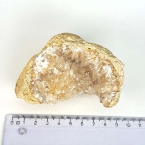 Himalayakvarts klynge med naturlig skønhed og kraftfuld energi. Forbindes med klarhed, balance og meditation. E-mærket webshop.