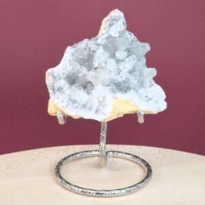 Himalayakvarts klynge med naturlig skønhed og kraftfuld energi. Forbindes med klarhed, balance og meditation. E-mærket webshop.