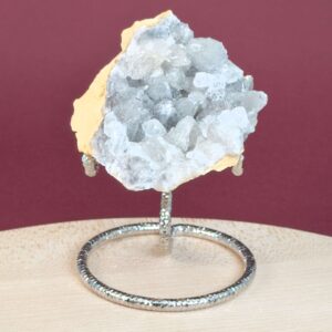 Himalayakvarts klynge med naturlig skønhed og kraftfuld energi. Forbindes med klarhed, balance og meditation. E-mærket webshop.