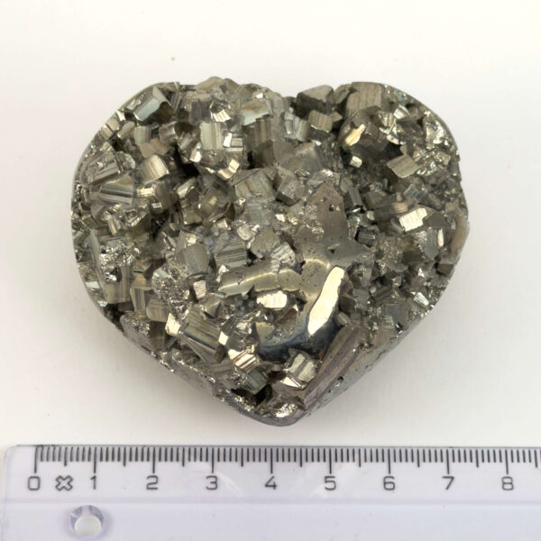 Unikt Pyrit hjerte med poleret overflade og karakteristisk metallisk struktur