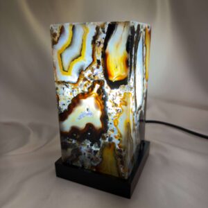 Agat Resin Lampe Nr. 2 med ægte Agatskiver indstøbt i transparent resin