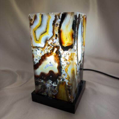 Agat Resin Lampe Nr. 2 med ægte Agatskiver indstøbt i transparent resin