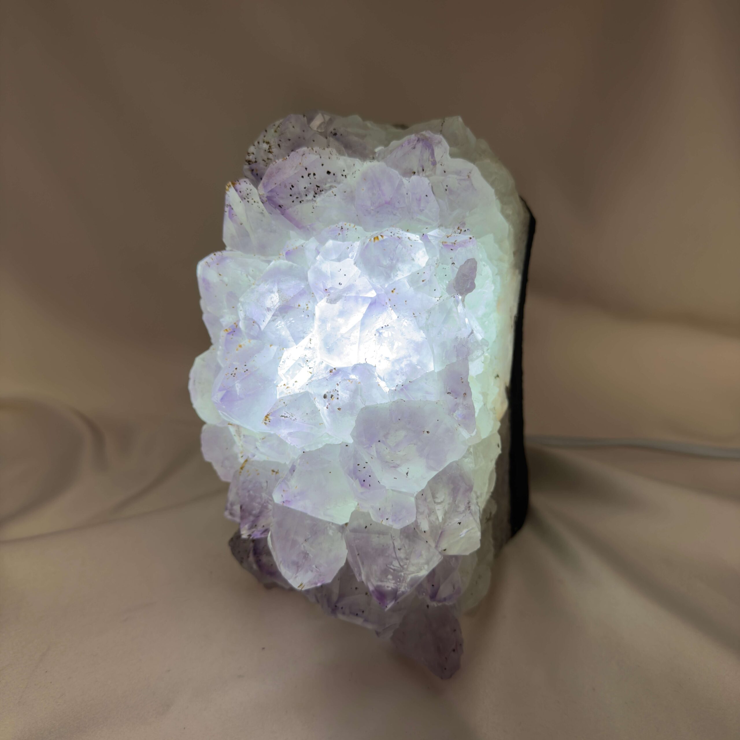 Stor unik Ametyst klynge lampe på 3716 g med naturlige kvartskrystaller og lilla Ametyst
