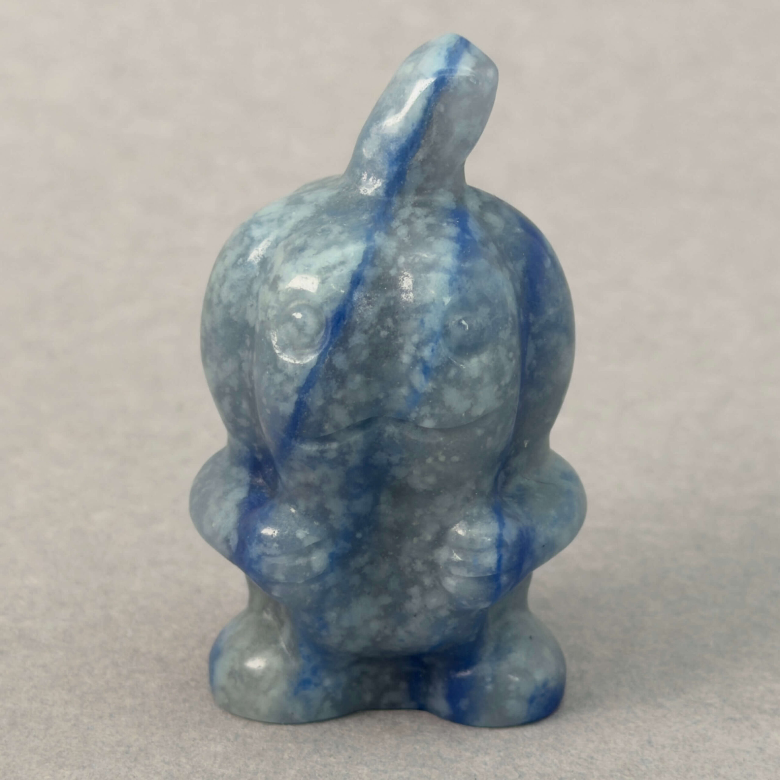 Krystal græskar er en dekorativ figur med symbolik for overflod, vækst og transformation, perfekt til efterår og Halloween.