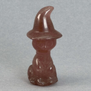 Krystal heksekat symboliserer intuition, mystik og beskyttelse. En magisk og dekorativ krystalfigur perfekt til hekseuniverset, efteråret og Halloween.