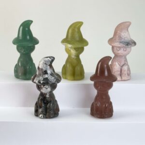 Krystal heksekat symboliserer intuition, mystik og beskyttelse. En magisk og dekorativ krystalfigur perfekt til hekseuniverset, efteråret og Halloween.