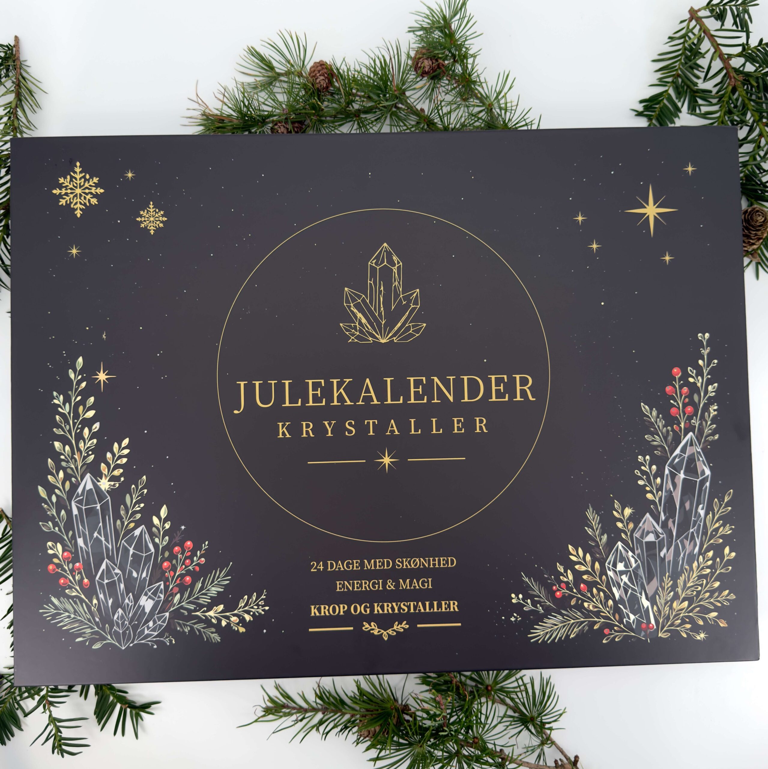 Eksklusiv Krystal Julekalender 2026 med 24 låger og dekorativt juledesign