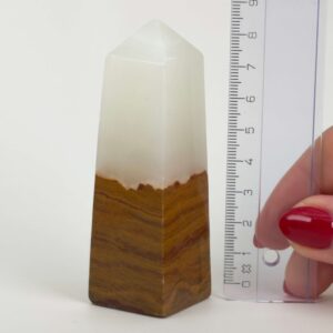 Unikt poleret tårn i båndet Pakistan Onyx Calcit med naturlige lag